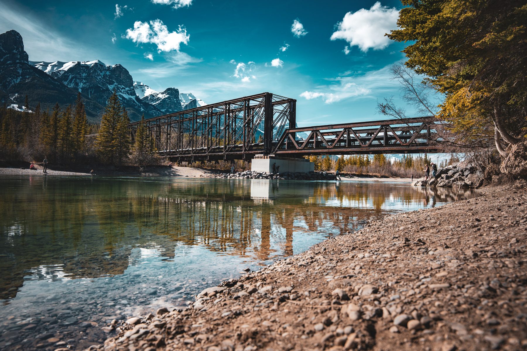 Photograph of a bridge with a suggested panoramic crop overlaid